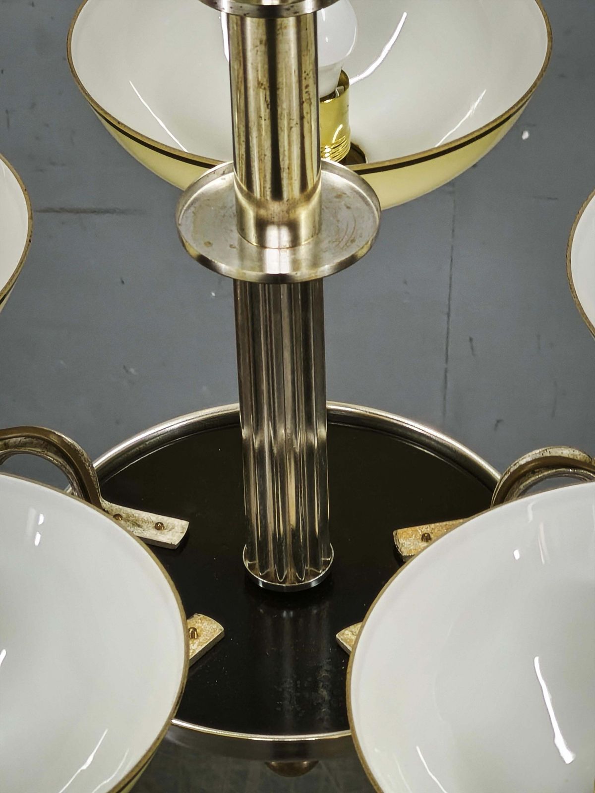 Lustre Art déco tchèque en nickel avec abat-jour en verre champagne, années 1930 photo vintage