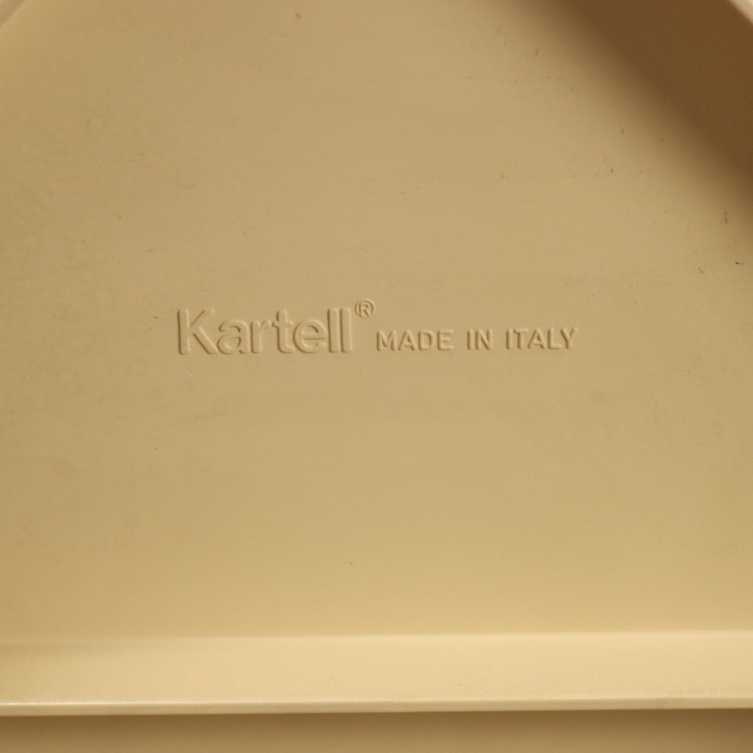 photo furniture Kartell 4581 Salontafel Design Anna Castelli Ferrieri Italië jaren 1970