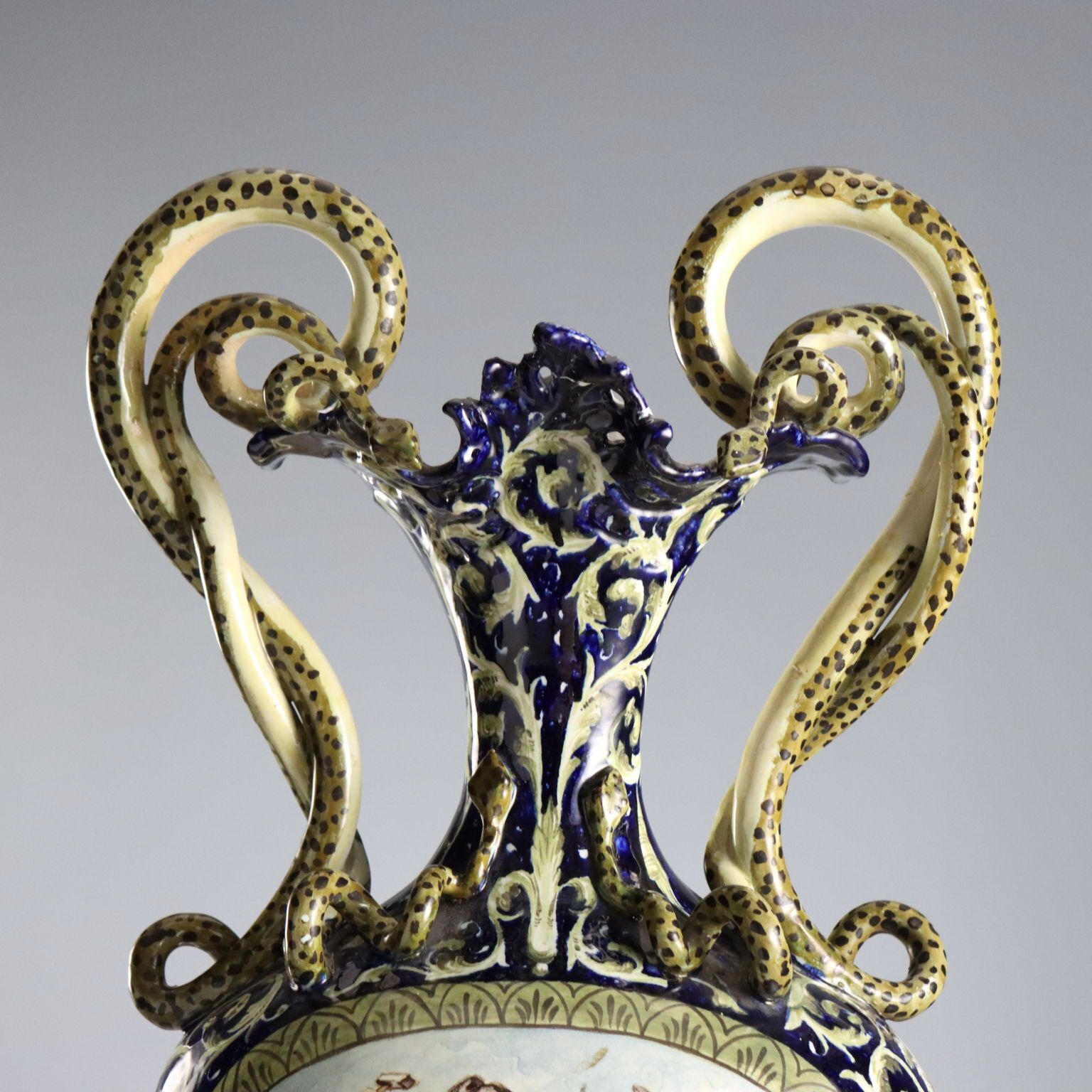 Amphores d'époque en majolique de style néo-Renaissance, Italie, XIXe siècle photo Décoration