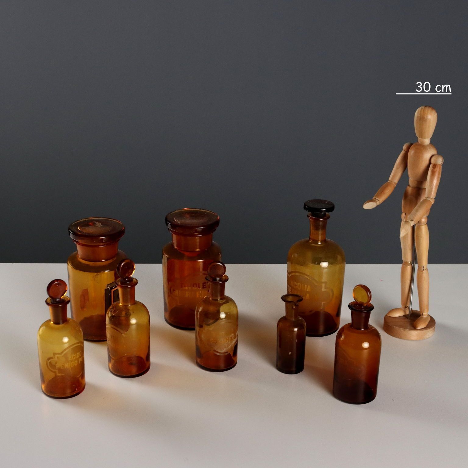Vases de pharmacie d'époque, Italie, début du XXe siècle photo furniture