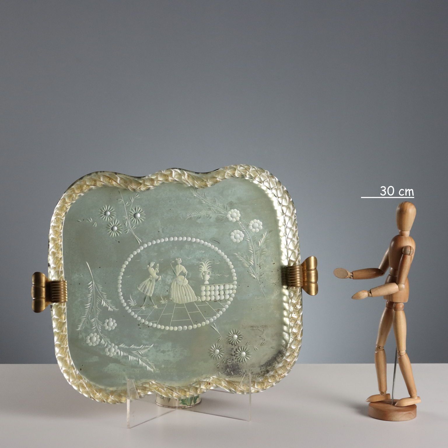 Plateau miroir gravé d'époque en métal doré, Italie, début du XXe siècle photo furniture