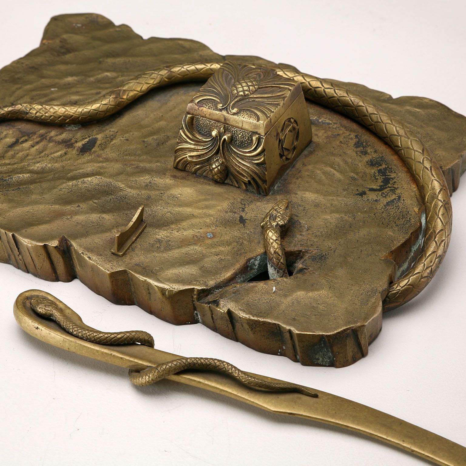 Accessoires de bureau Art Nouveau en bronze, XIXe-XXe siècle photo Décoration