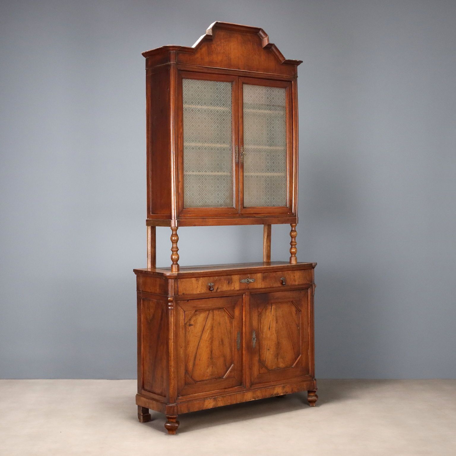 Armoire d'époque Umbertino en noyer, Italie, XIXe siècle