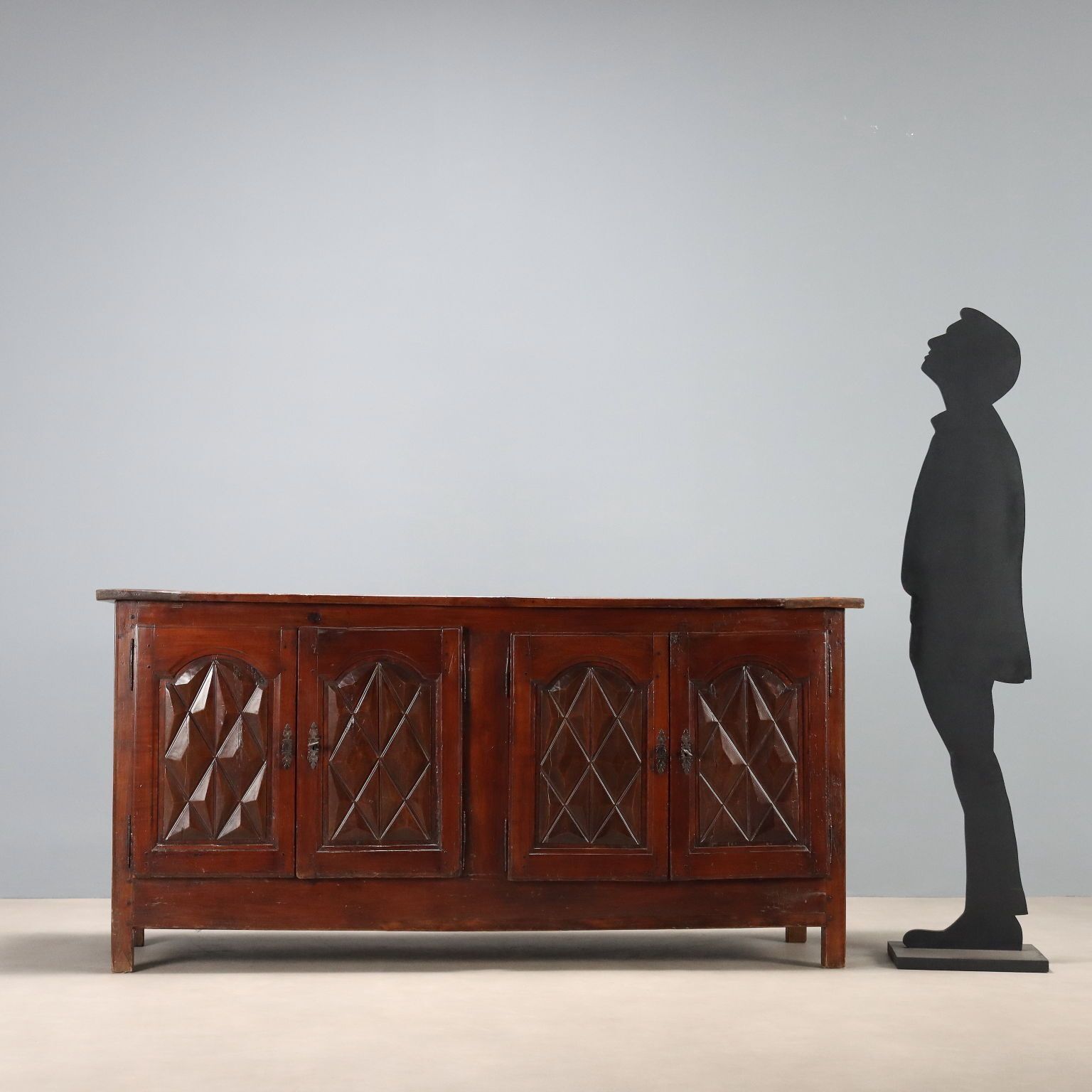 Armoire d'époque en essences de bois variées, Italie, XVIIIe siècle photo furniture