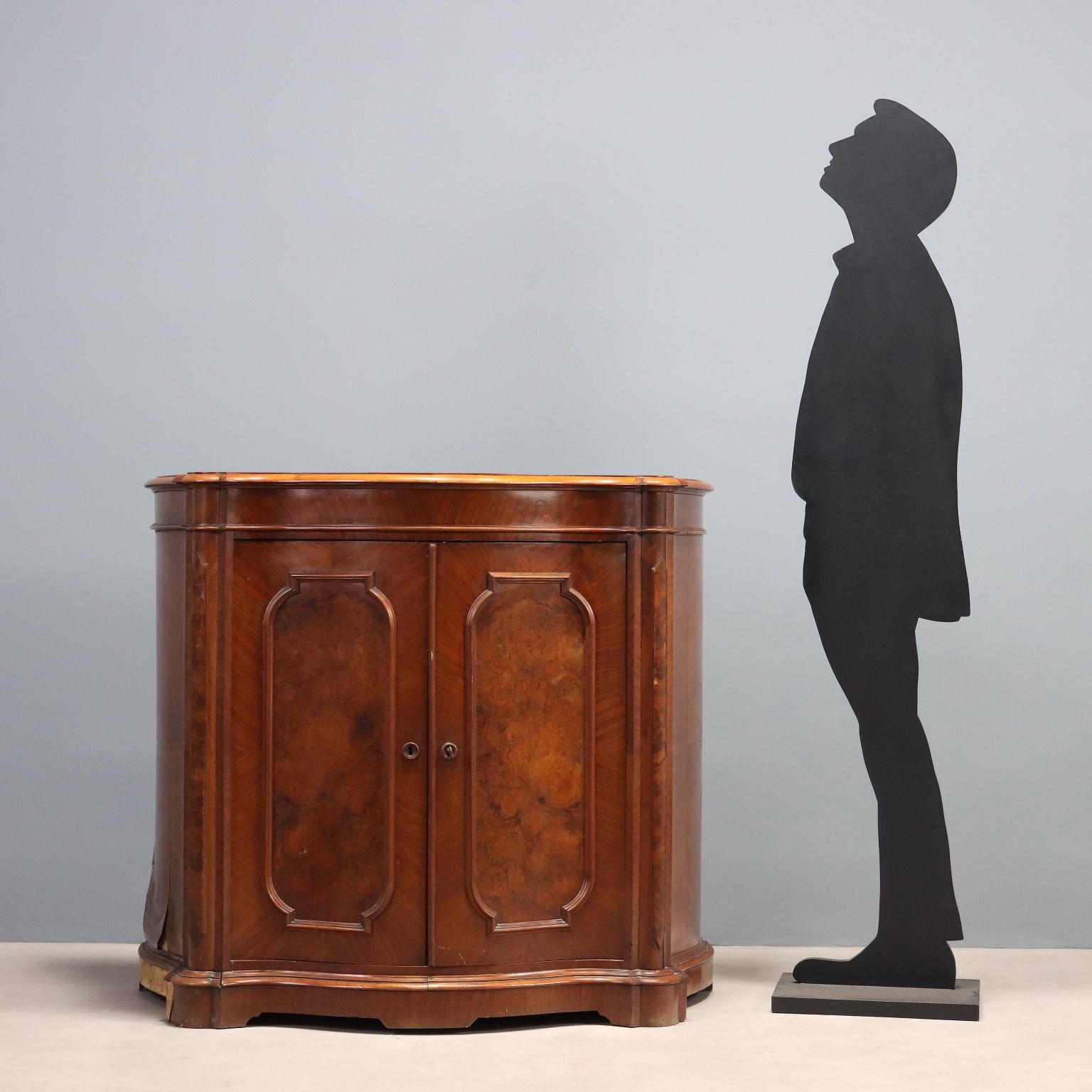 Buffet Umbertine en noyer et loupe de noyer photo for sale