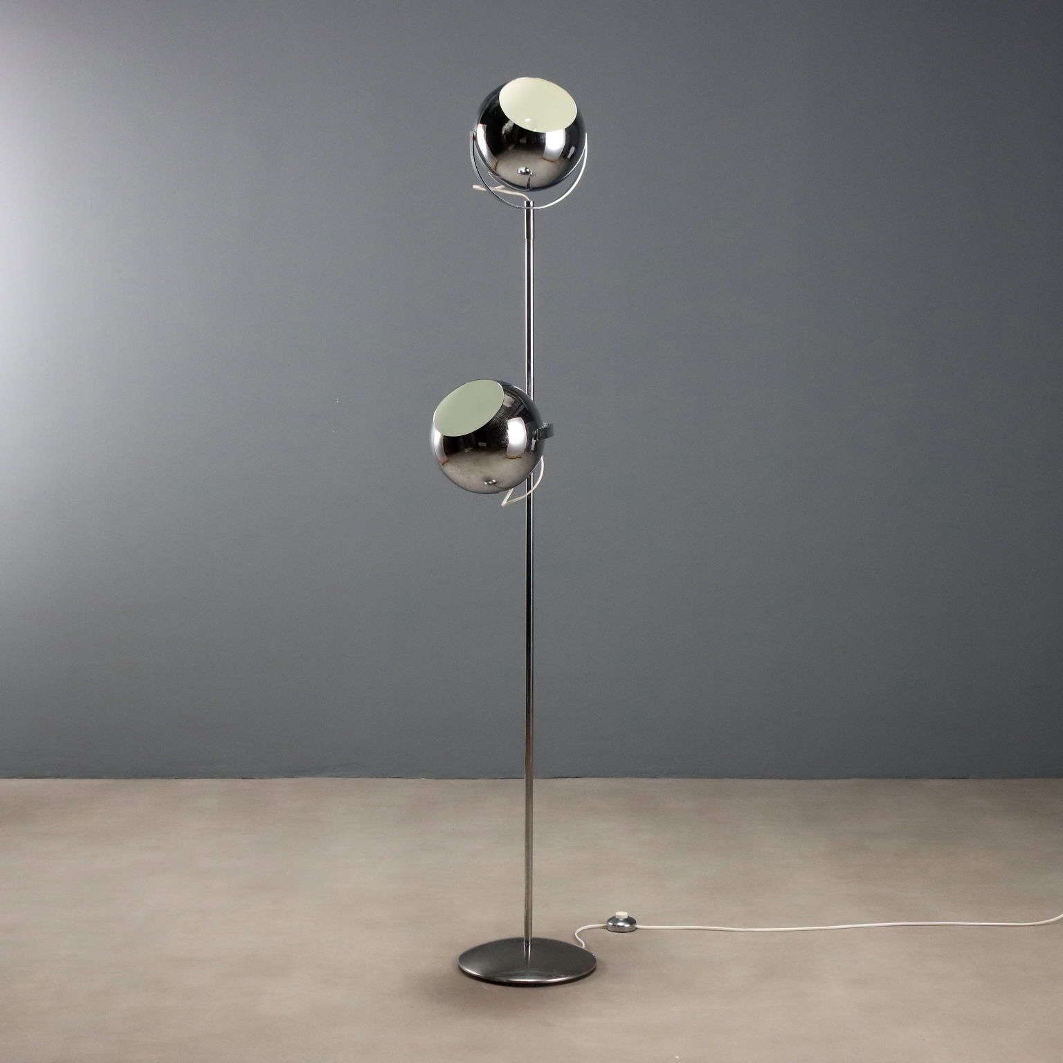 Lampadaire vintage en métal chromé, design italien, années 1970 photo vinterior