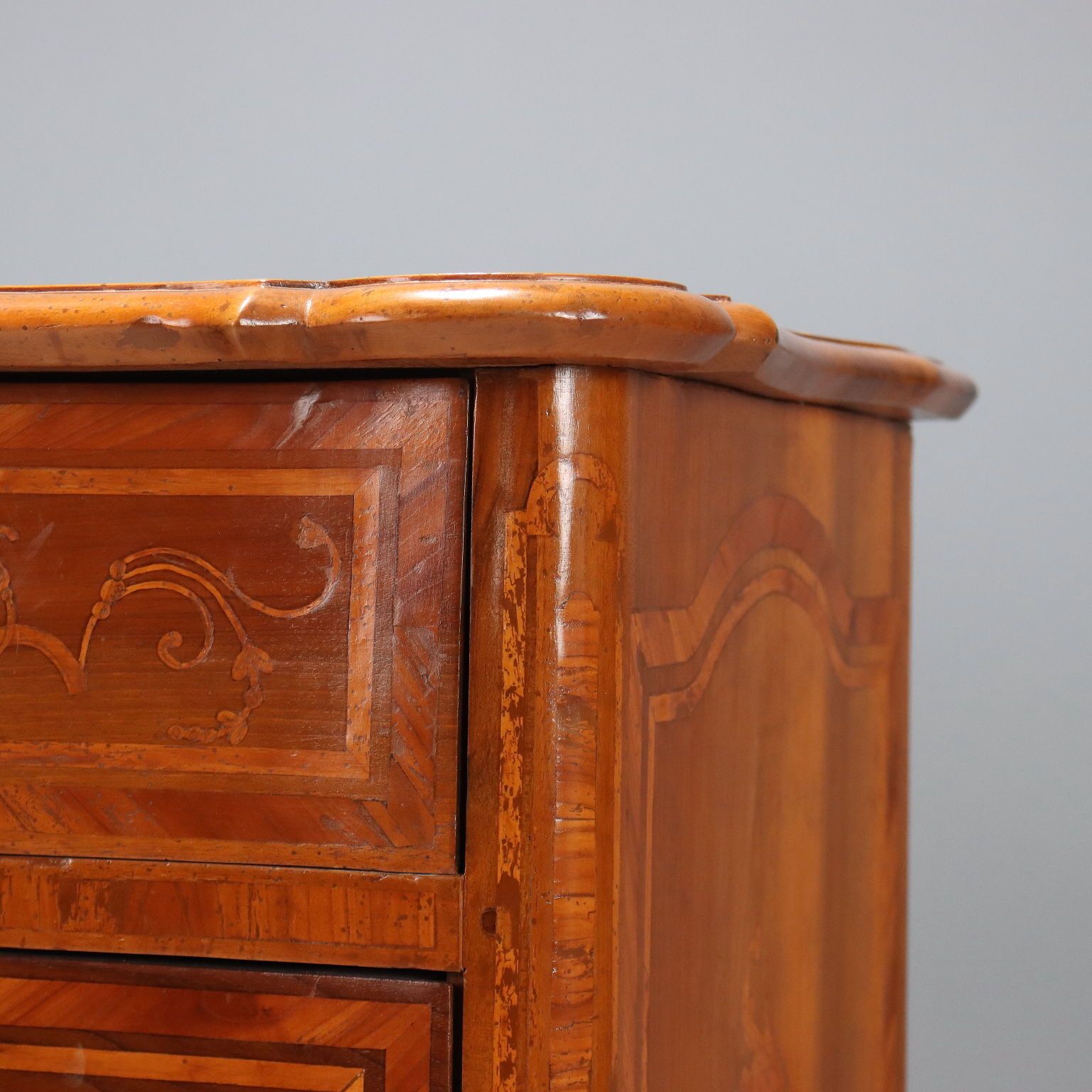 Commode baroque en noyer, XVIIIe siècle photo 1470.0