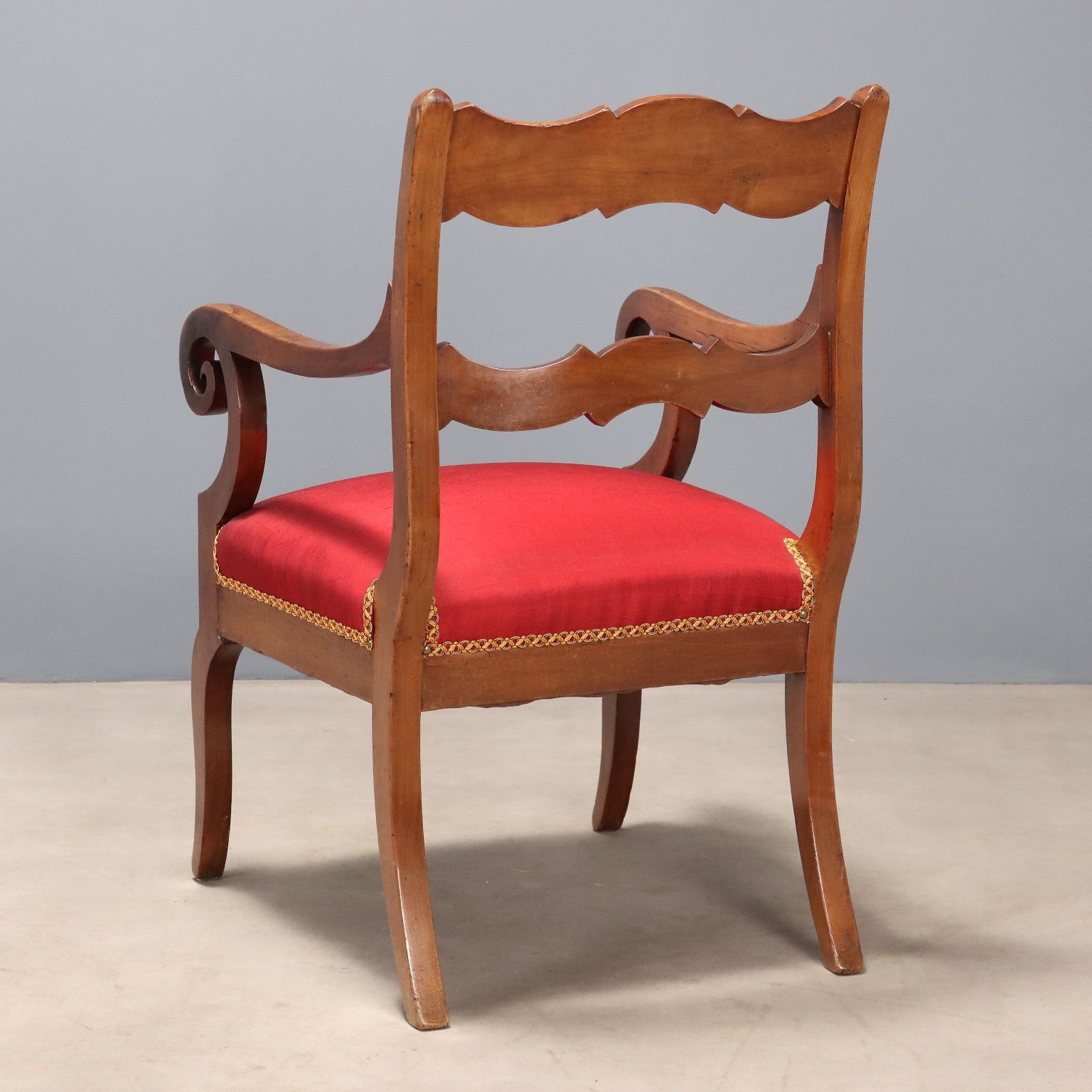 photo furniture Antieke Fauteuil Restauratiestijl Walnoot Stof Italië 19e Eeuw