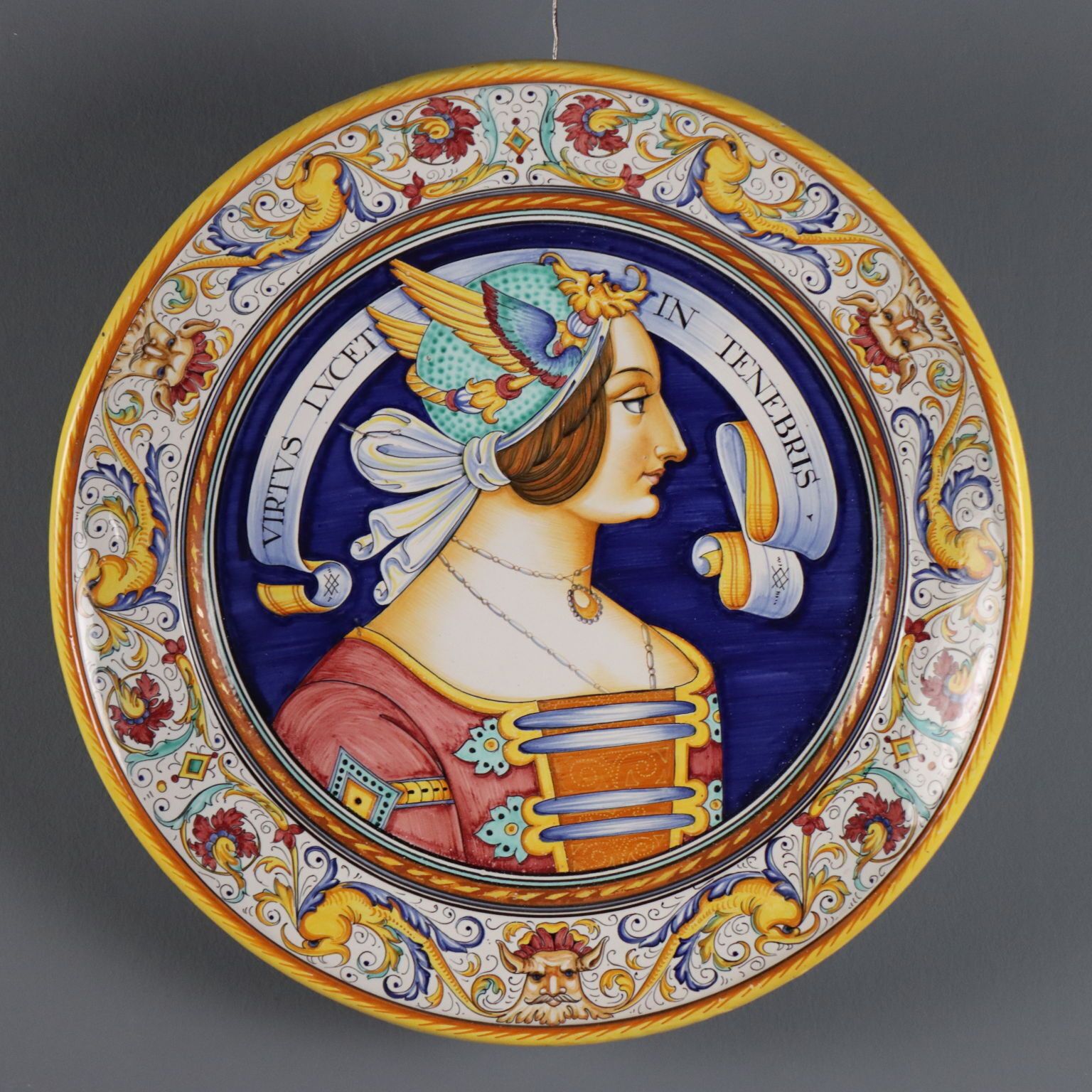 Assiette vintage en majolique de Deruta, F.lli Mari, XXe siècle