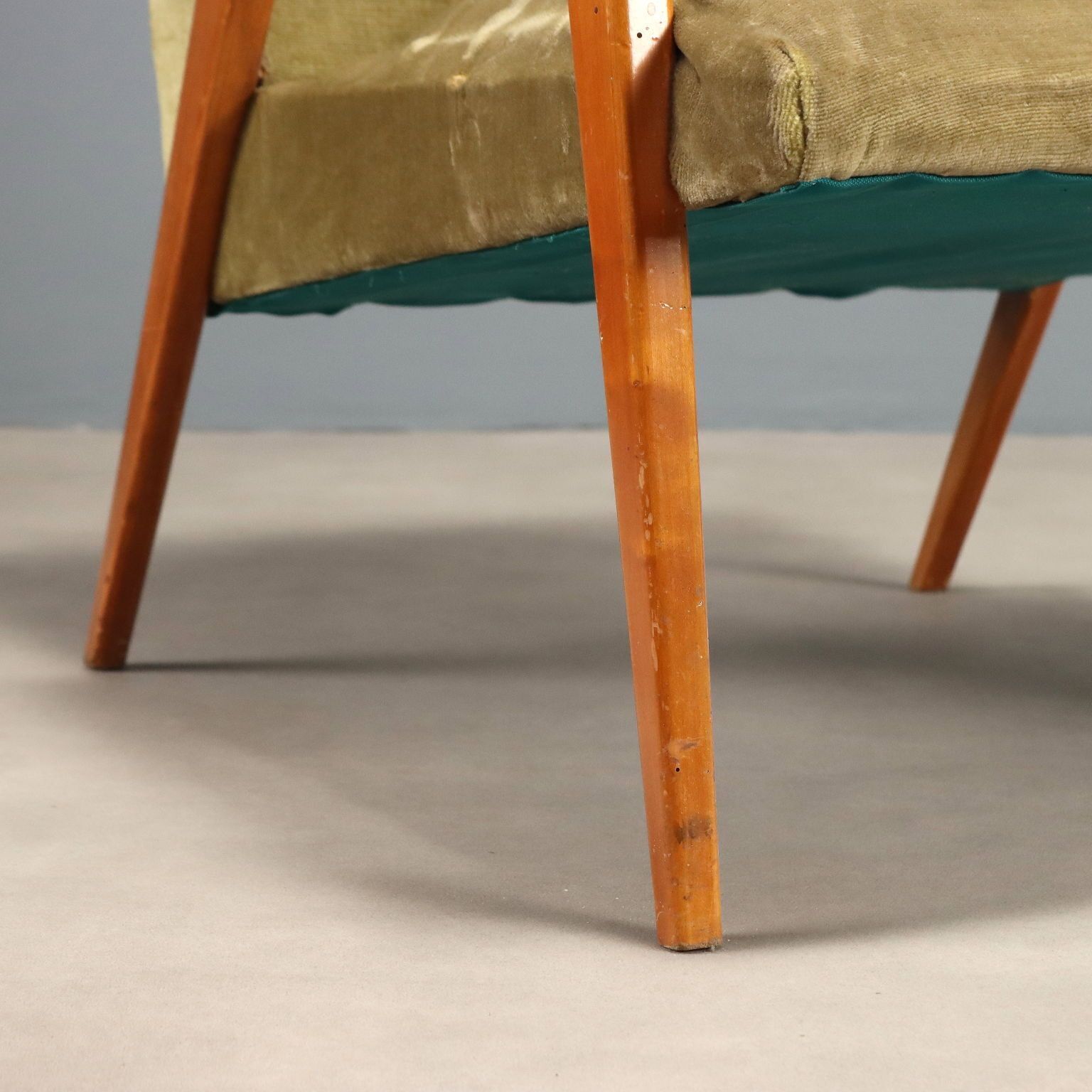 Fauteuil vintage en hêtre et velours, design italien, années 1960, à restaurer photo vinterior