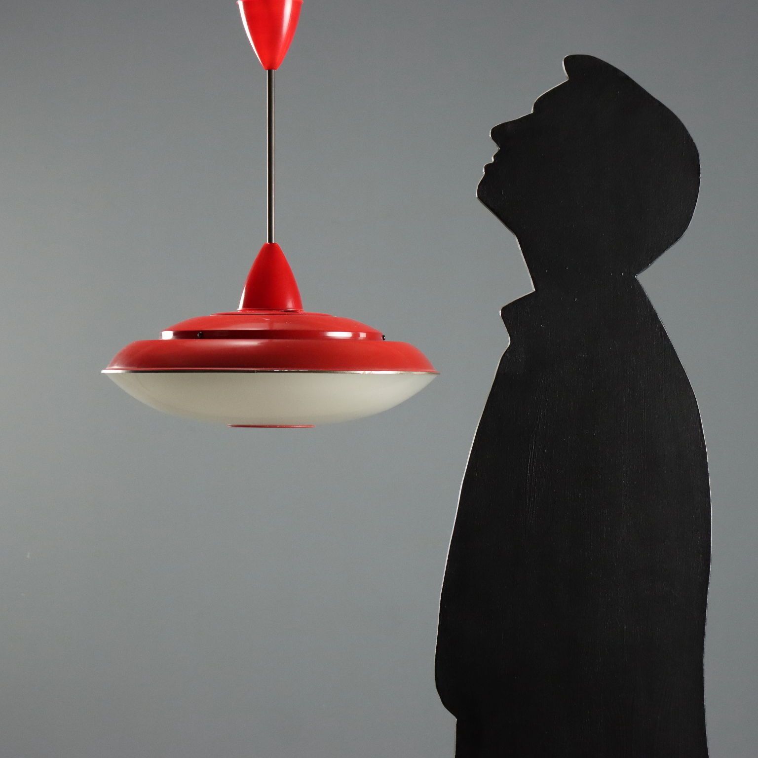 Rode aluminium hanglamp, jaren 1960 photo furniture