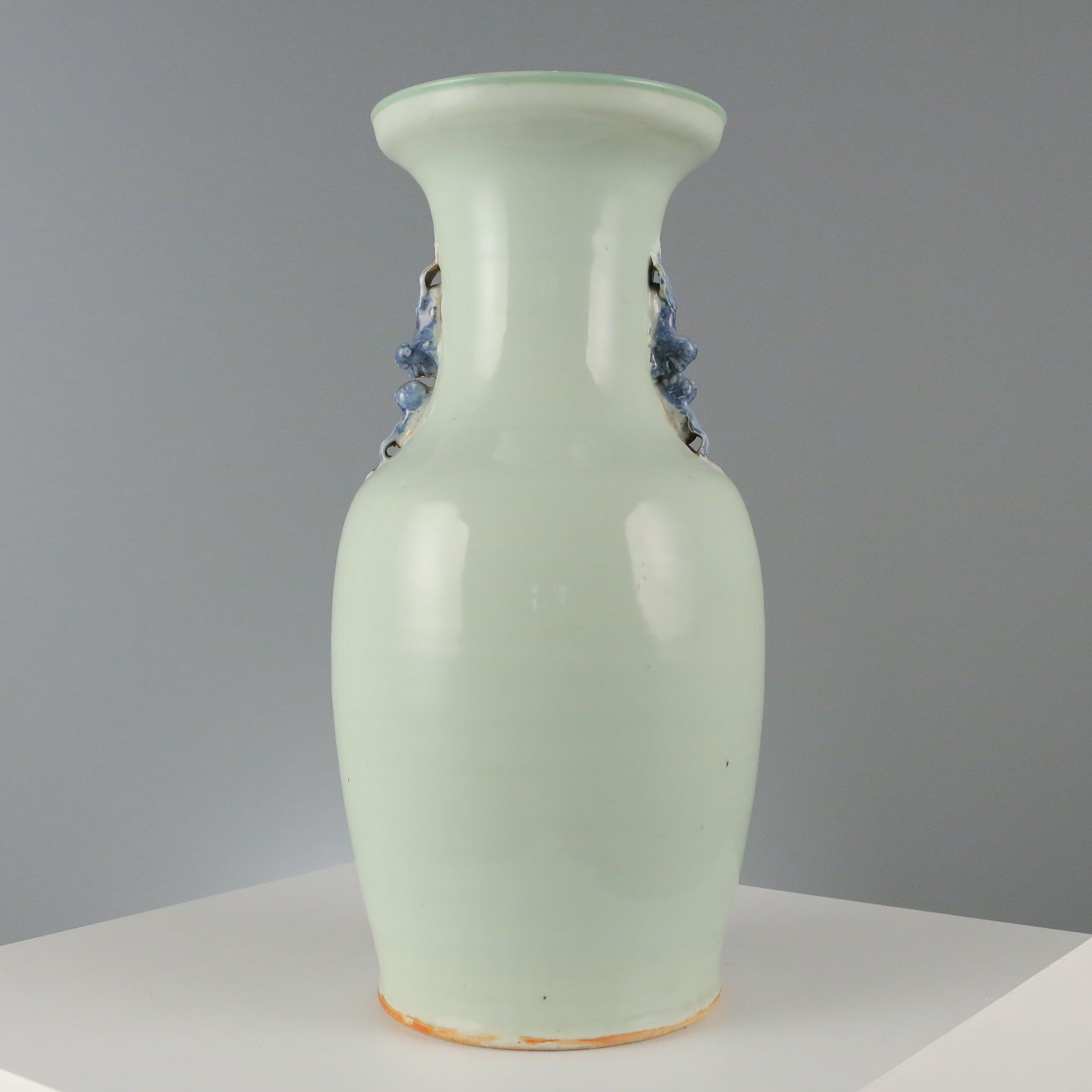 Antiek vaas celadon porselein decoraties China XX eeuw photo buy