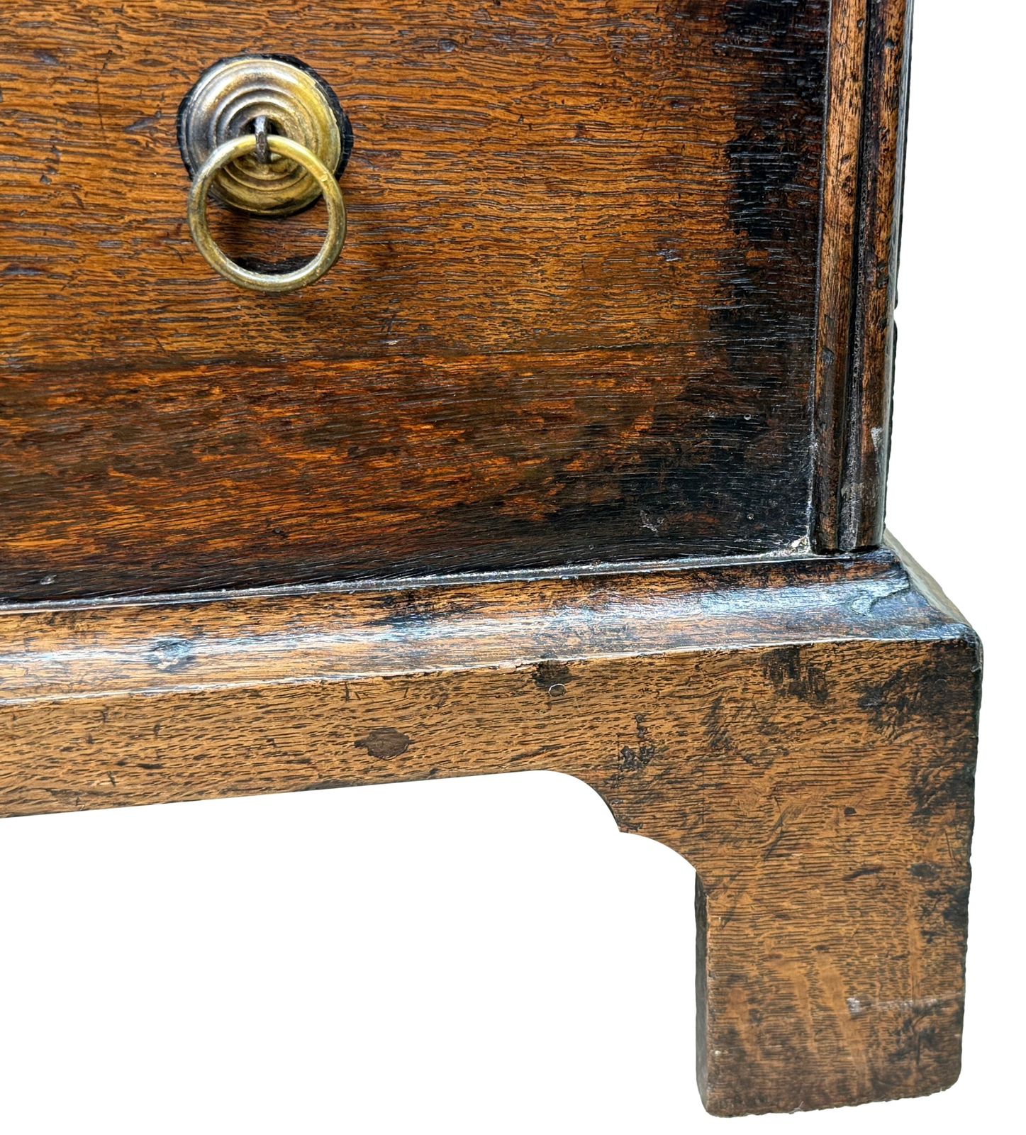Charmante zeldzame eikenhouten close stool in de vorm van een klein nachtkastje, 18e eeuw (Engeland, ca. 1720) photo vinterior