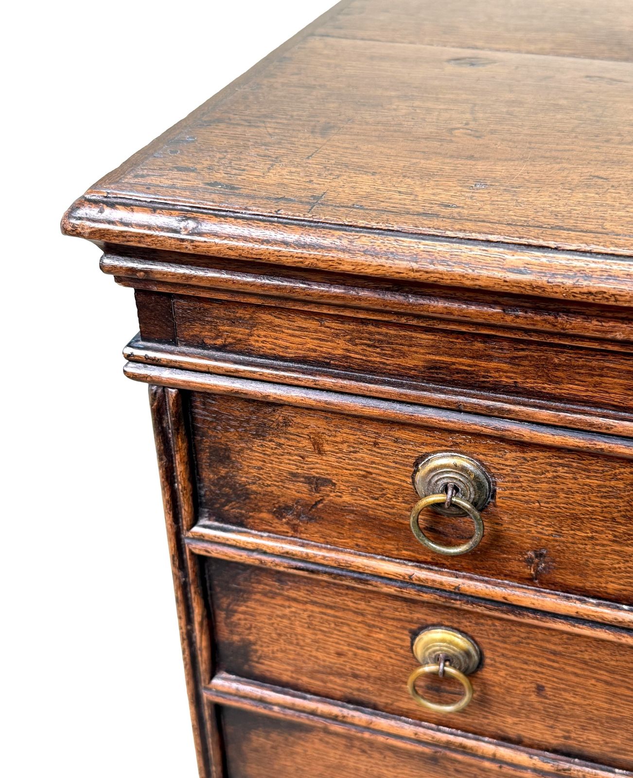 Charmante zeldzame eikenhouten close stool in de vorm van een klein nachtkastje, 18e eeuw (Engeland, ca. 1720) photo buy