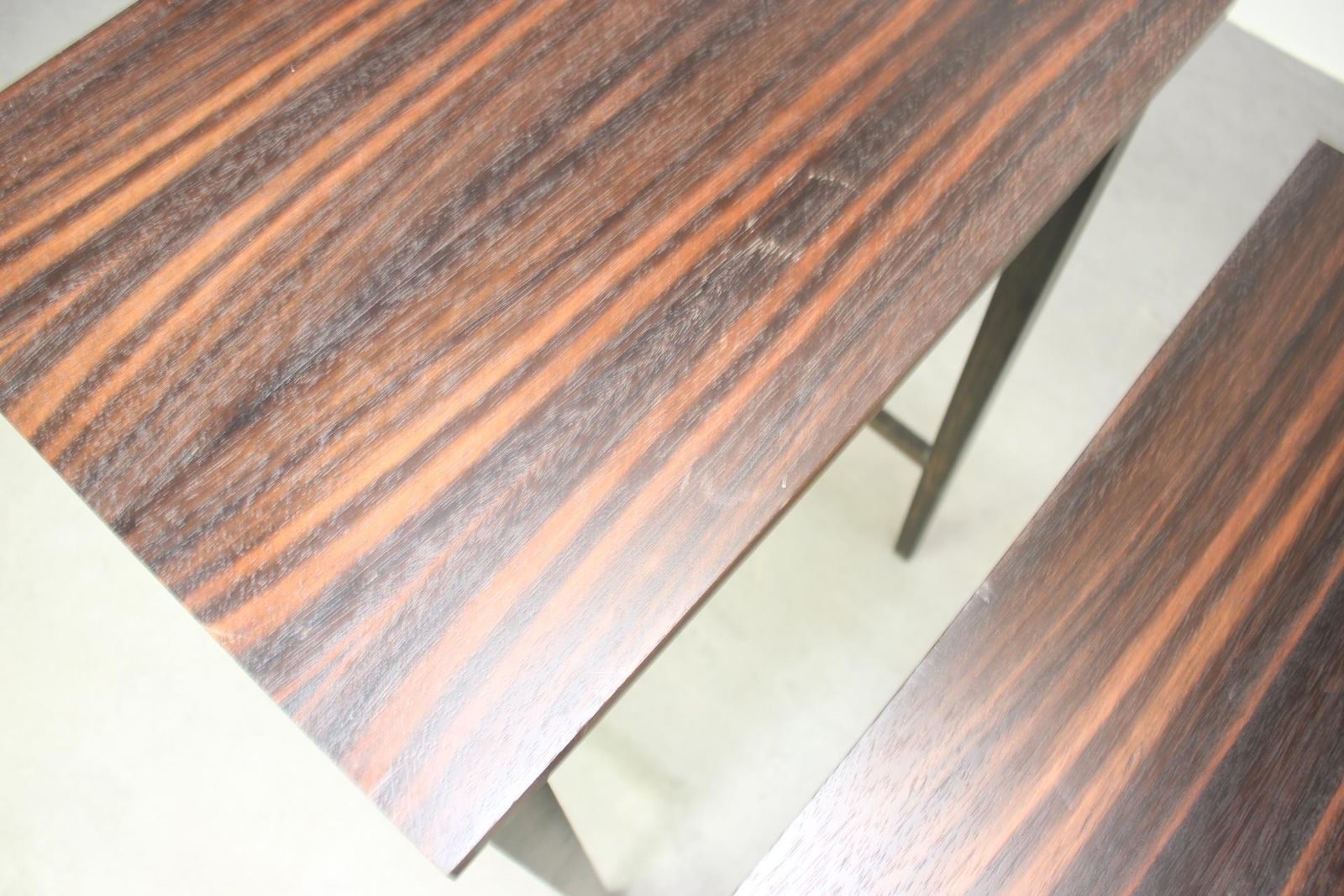 Mid-Century Modern nesteltafels met Macassar fineer, set van drie, Tsjechoslowakije, jaren 1950 photo buy