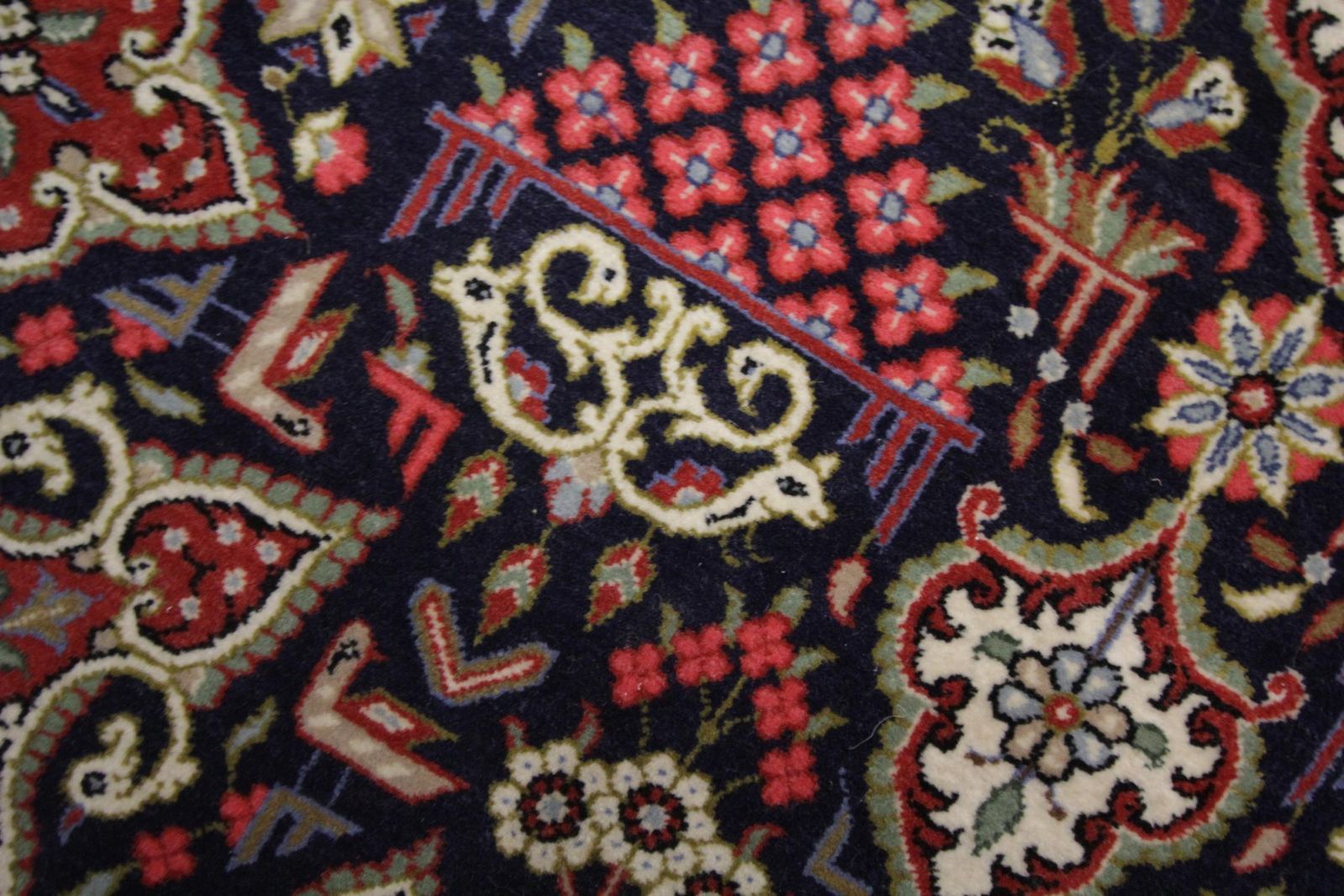 Tapis en laine géométrique fait main, tapis traditionnel photo Textiles