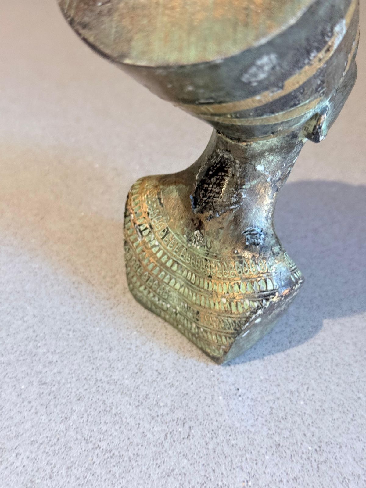 Vintage handgemaakte buste Egyptische koningin Nefertiti, sculptuur van decoratief resin photo vintage
