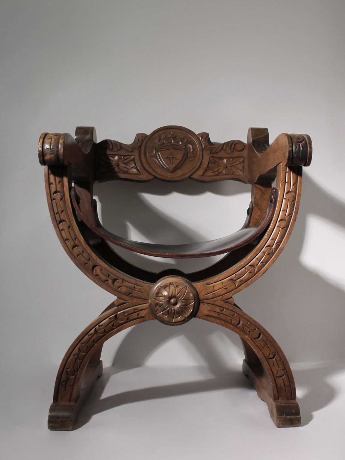 photo for sale Renaissance Revival eiken Dante-stoel, Zweden, jaren 1850