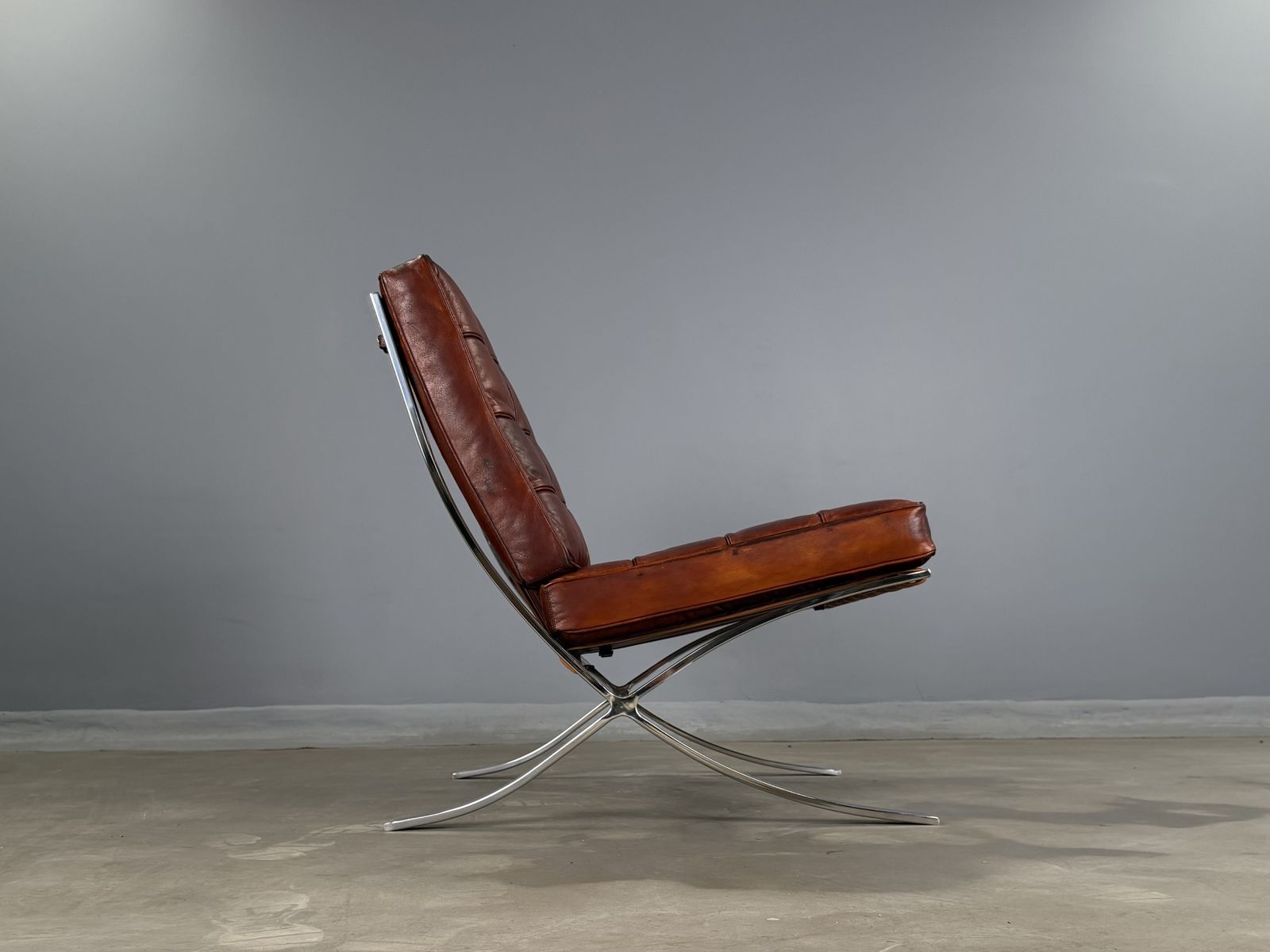 photo furniture Barcelona Chair Leather Lounge Brown Tan Accent Chair Bauhaus Statement Armchair