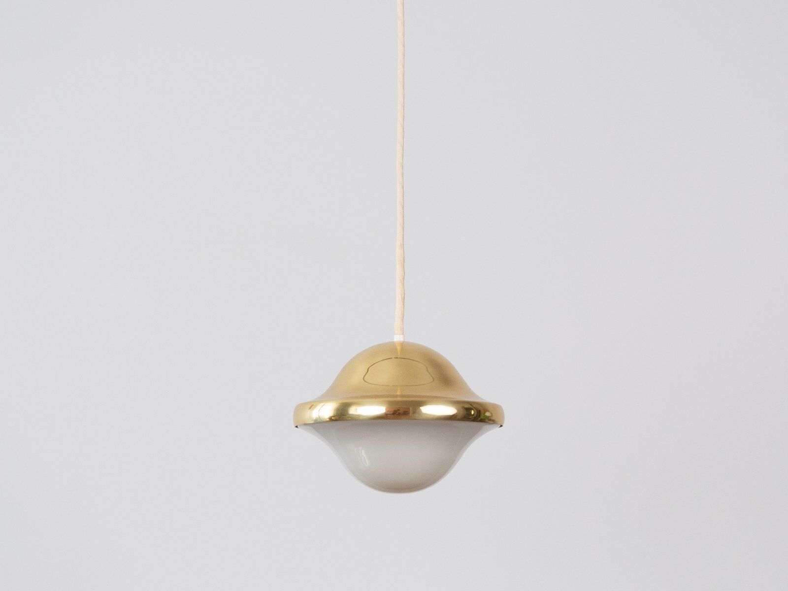Lampes à suspension vintage Bubi par Henning Kuppel pour Louis Poulsen, 1972, lot de 2 photo Luminaires
