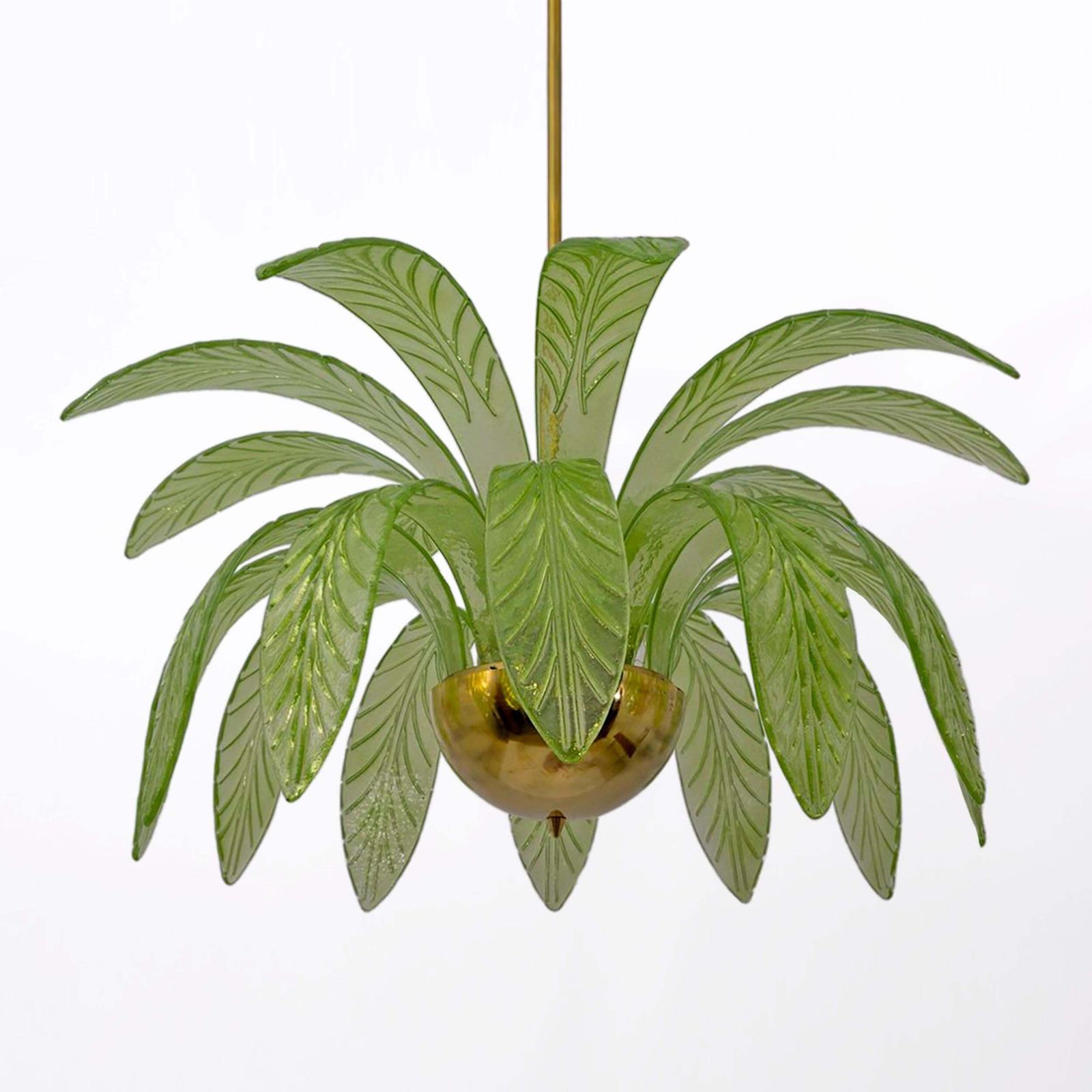 photo furniture Paar Mid-Century Modern palmbladeren kroonluchters van Murano-glas en messing