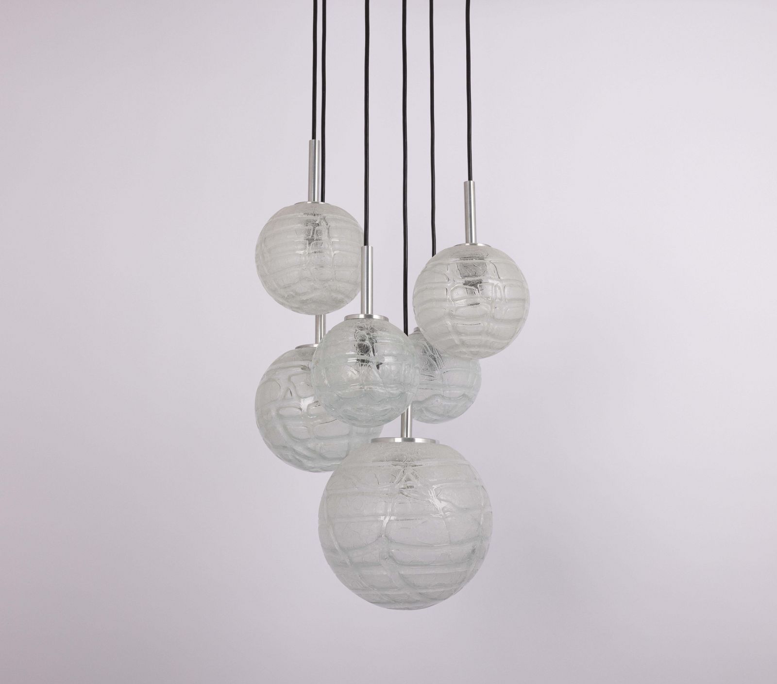 Grote design hanglamp met cascadestructuur en ijsglas, Doria, Duitsland, jaren 1970 photo furniture