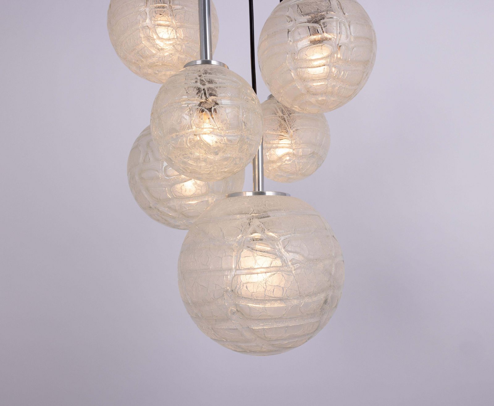 Verlichting Grote design hanglamp met cascadestructuur en ijsglas, Doria, Duitsland, jaren 1970 photo