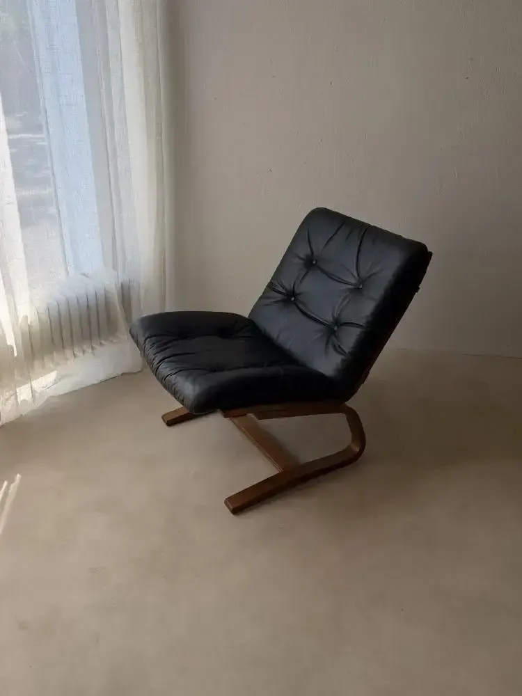 photo for sale Mid-Century Fauteuil in Zwart Leer van Multiplex, jaren 1970