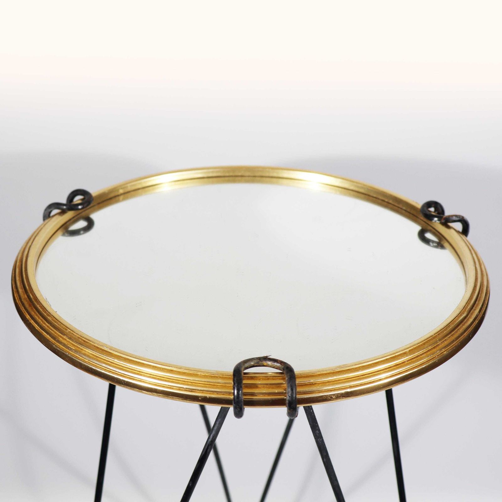 Table d'appoint tripode vintage avec plateau miroir à cadre doré photo vinterior