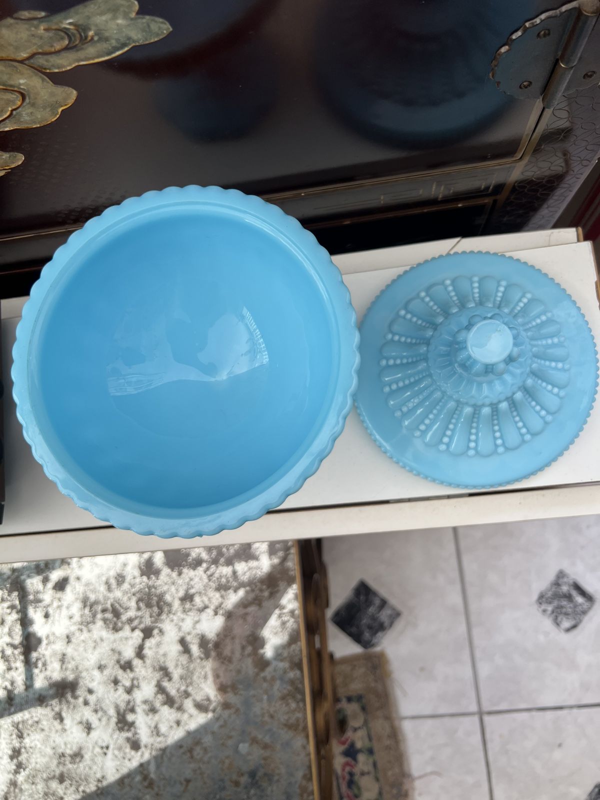Franse blauwe opaline dekschaal toegeschreven aan Portieux-Vallerysthal, Frankrijk, ca. 1900-1930 photo Woonaccessoires