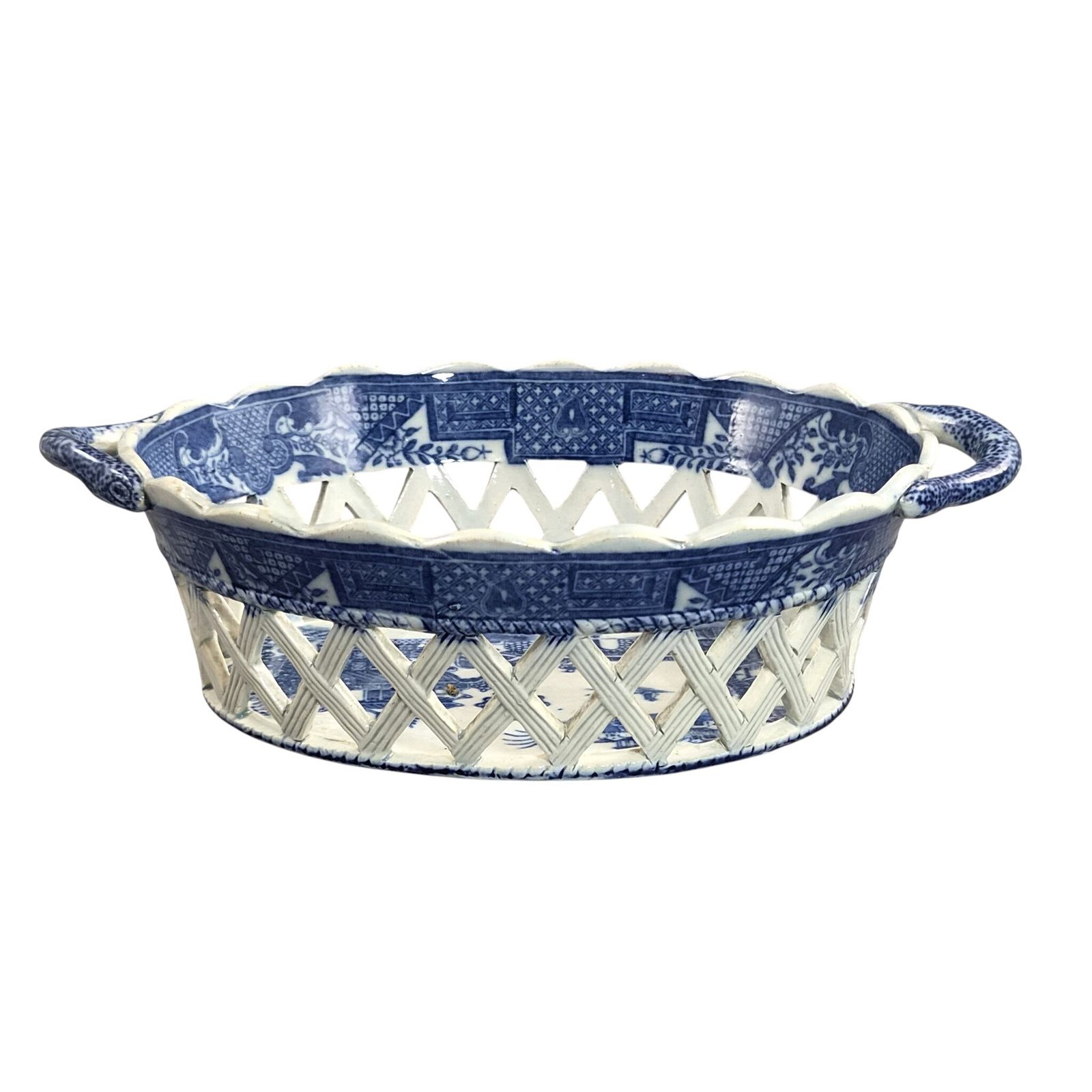 Regency Spode Reticulated Chestnut Basket, Long Bridge Pattern, ca. 1810-1815 photo Woonaccessoires