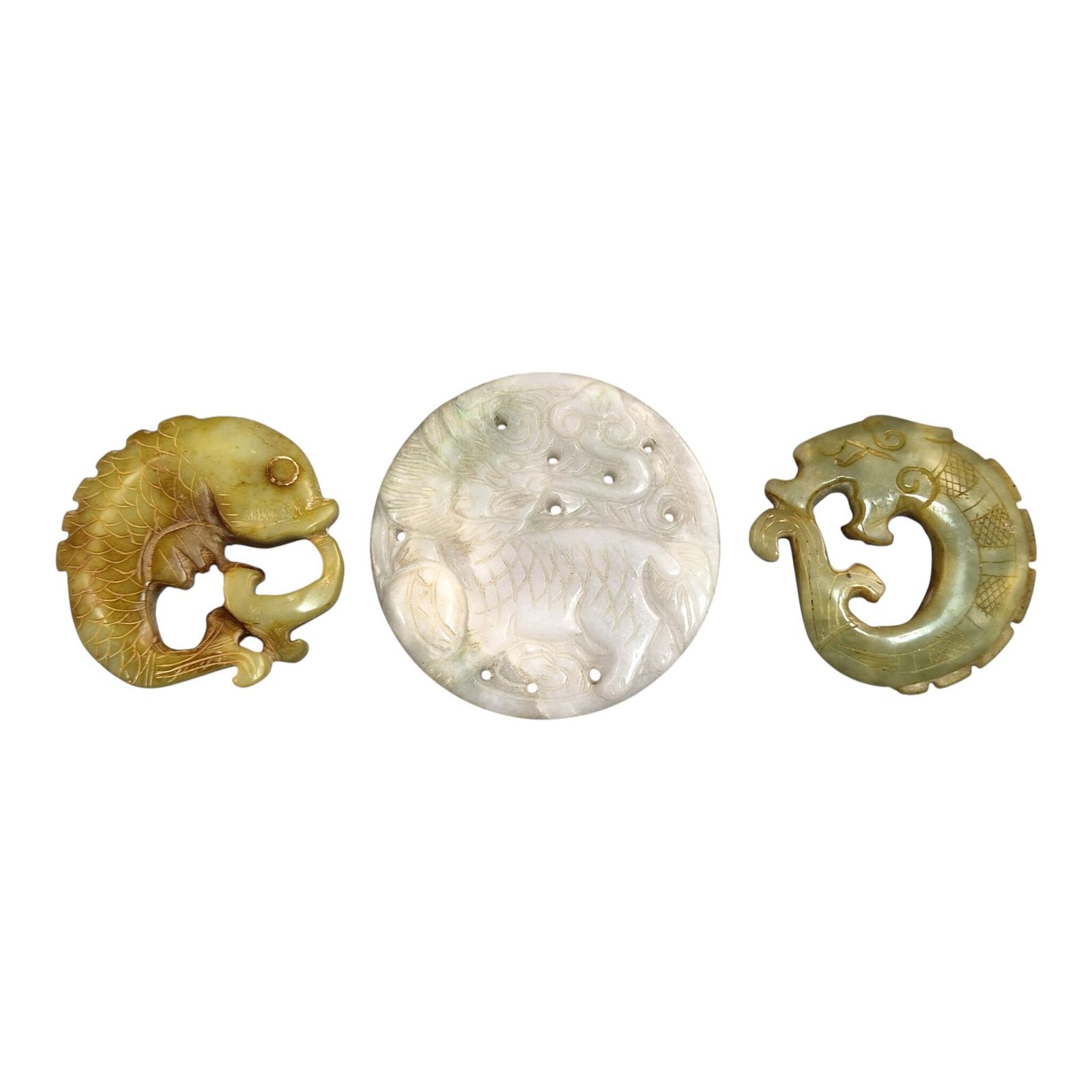Chinese Fangu stenen amuletensemble met Bi-schijf, Qilin, Chilong-draak en karper
