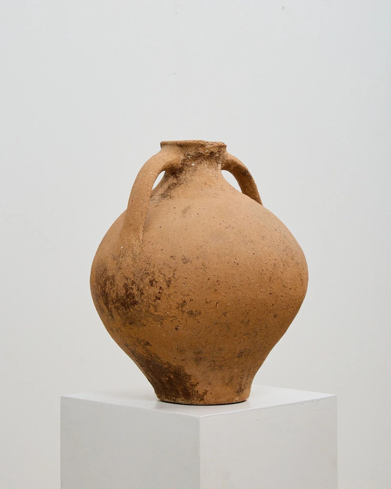 C18th Calanda Pot, 1700s photo Garden Decor