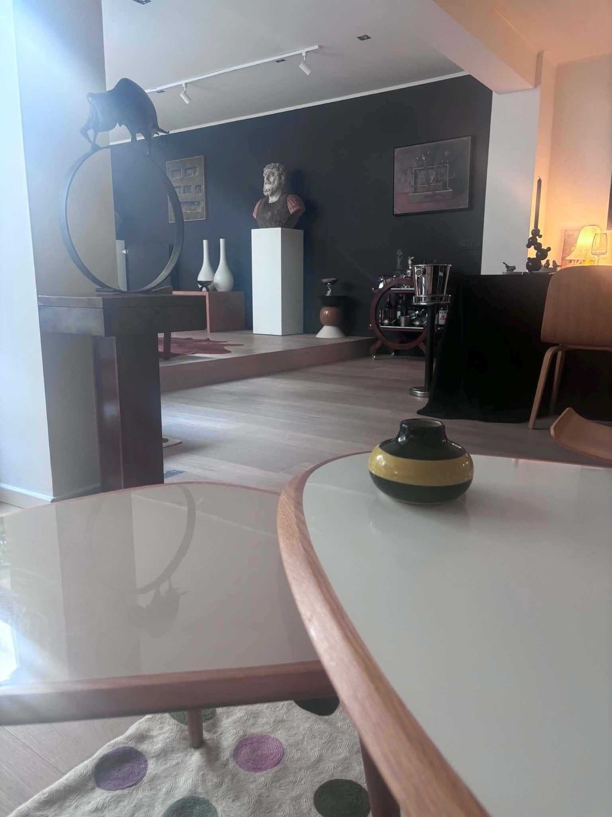 Vase Matz Borgström Sagaform, vase en céramique suédoise années 1990, design scandinave noir et jaune, pièce moderniste photo Décoration