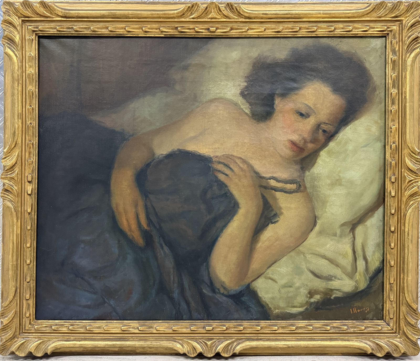 Josep Lloveras Feliu – Liggende vrouw in blauw, modern Europees figuratief interieur, olieverf op doek, jaren 1950