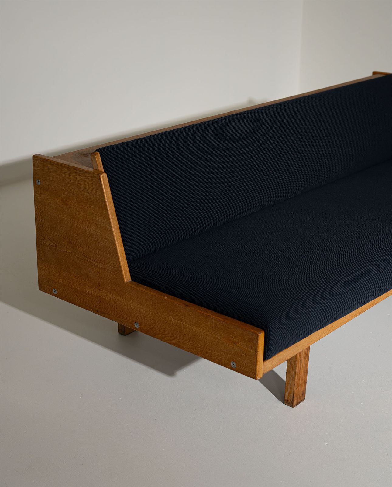 photo for sale Hans Wegner Ge258 Sofa For Getama, 1950s