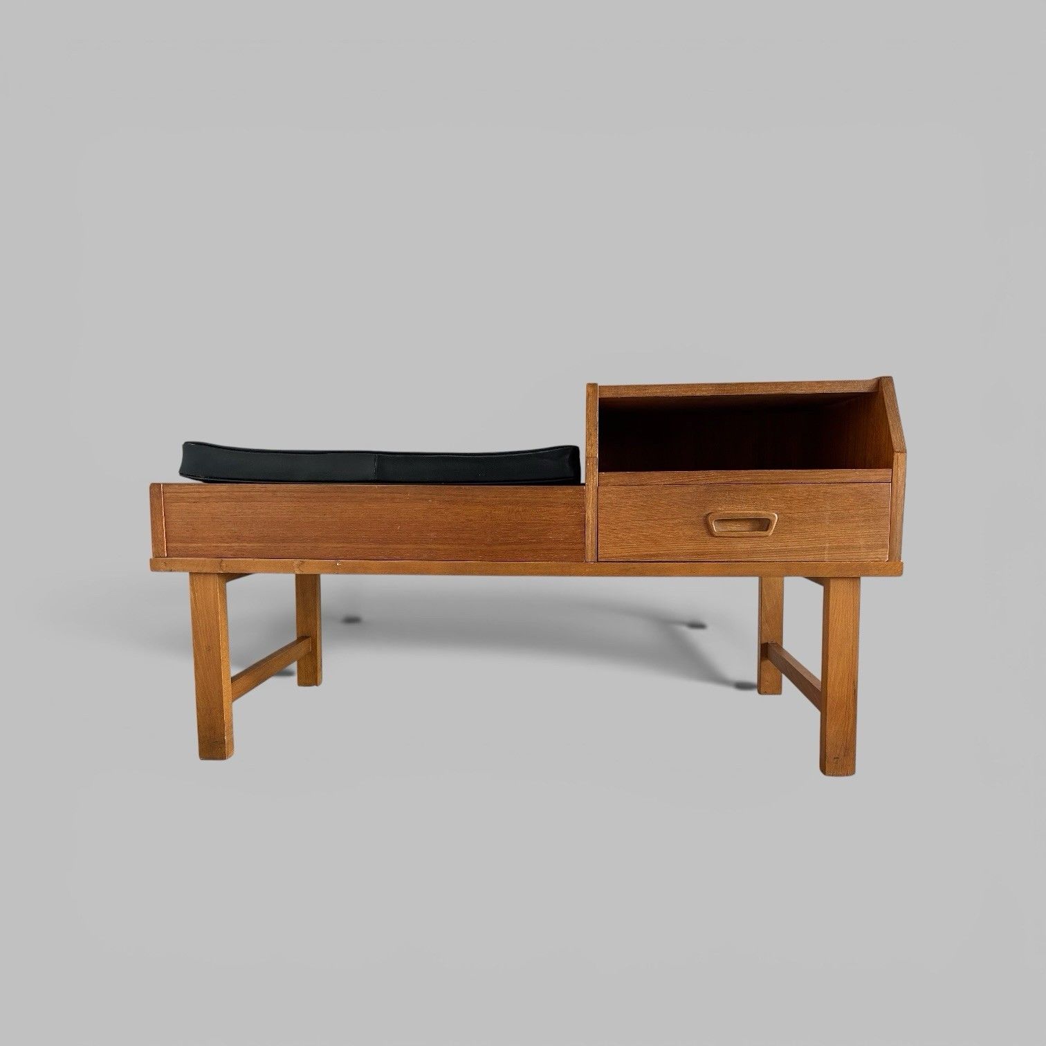 photo furniture Mid Century Reversible Teak Hall Bench With Side Table & Drawer
