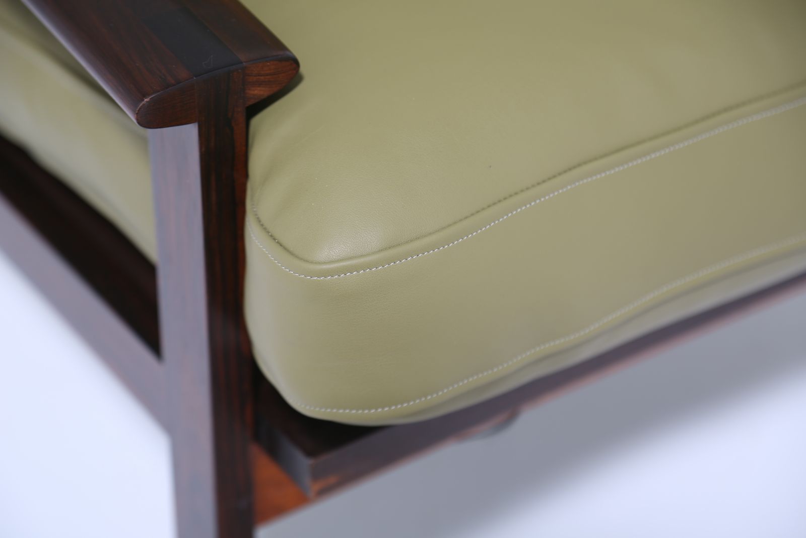 Vintage Rosewood And Green Leather Lounge Armchair By Illum Wikkelso For N. Eilersen, 1950s. photo vinterior
