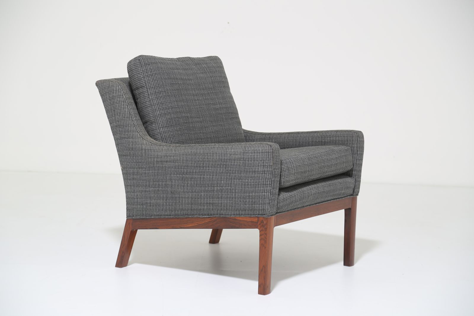 Vintage Deense loungestoel in palissander en grijs tweed van Kai Lyngfeldt Larsen, jaren 1960 photo for sale