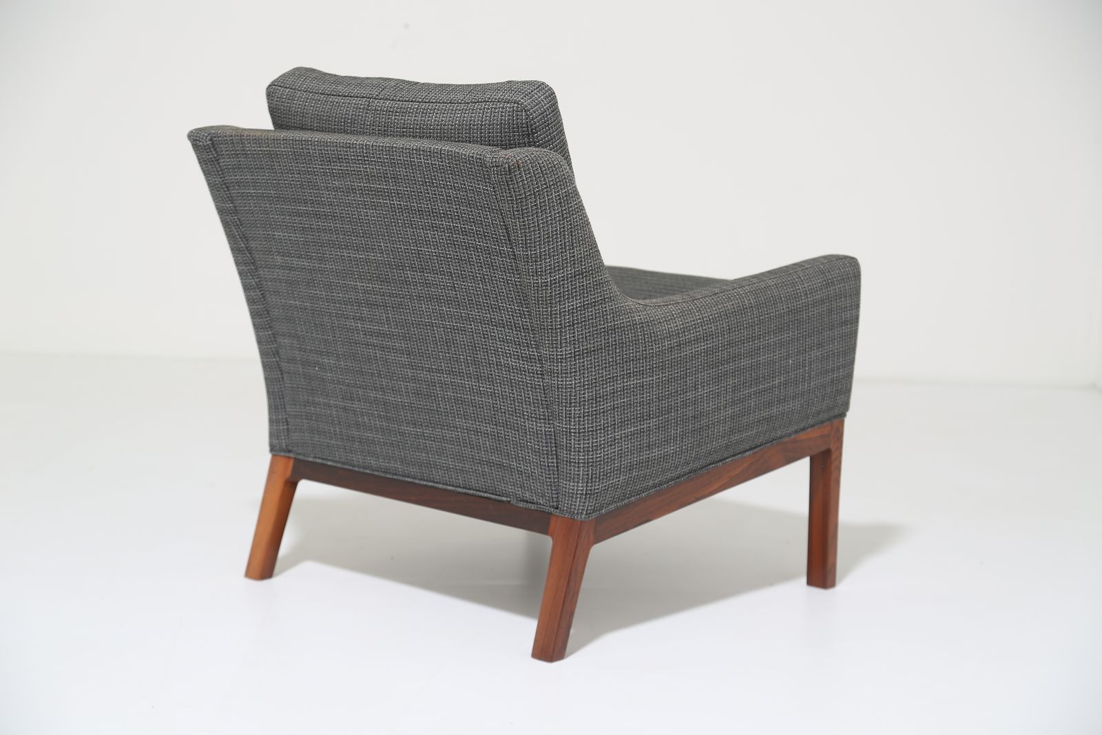 Meubels Vintage Deense loungestoel in palissander en grijs tweed van Kai Lyngfeldt Larsen, jaren 1960 photo
