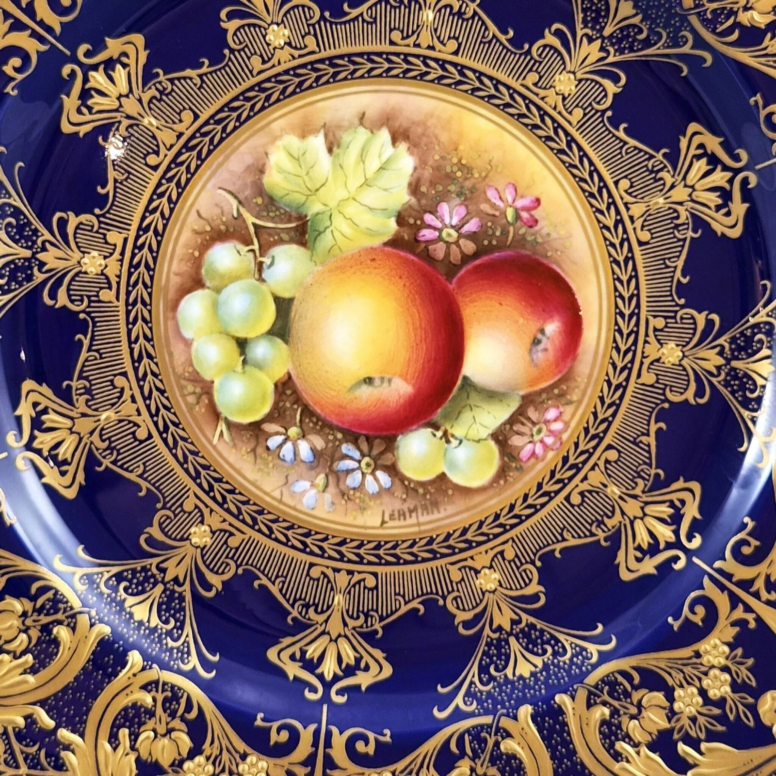 Royal Worcester Brian Leaman Painted Fruit bord, ca. jaren 1970 photo for sale