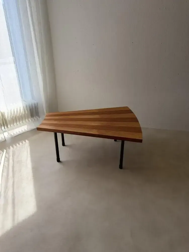 photo buy Waaiervormige salontafel met ingelegd hout, ca. jaren 1950