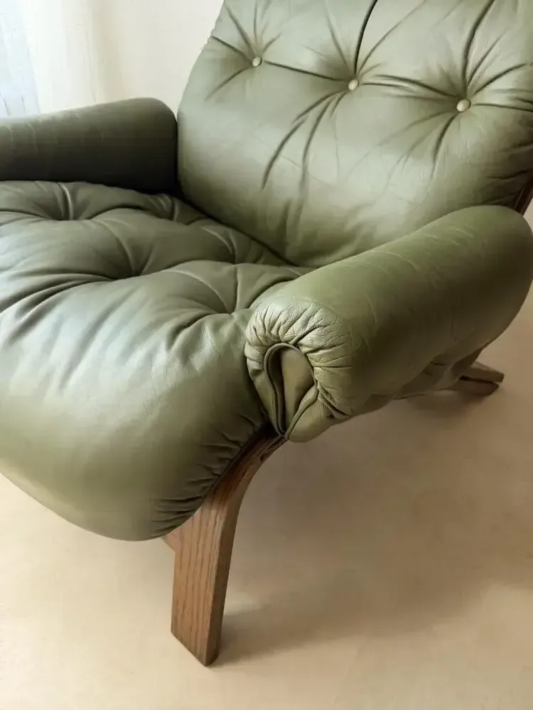 Rybo Rykken Fauteuil door Solheim in Groen Leer photo furniture