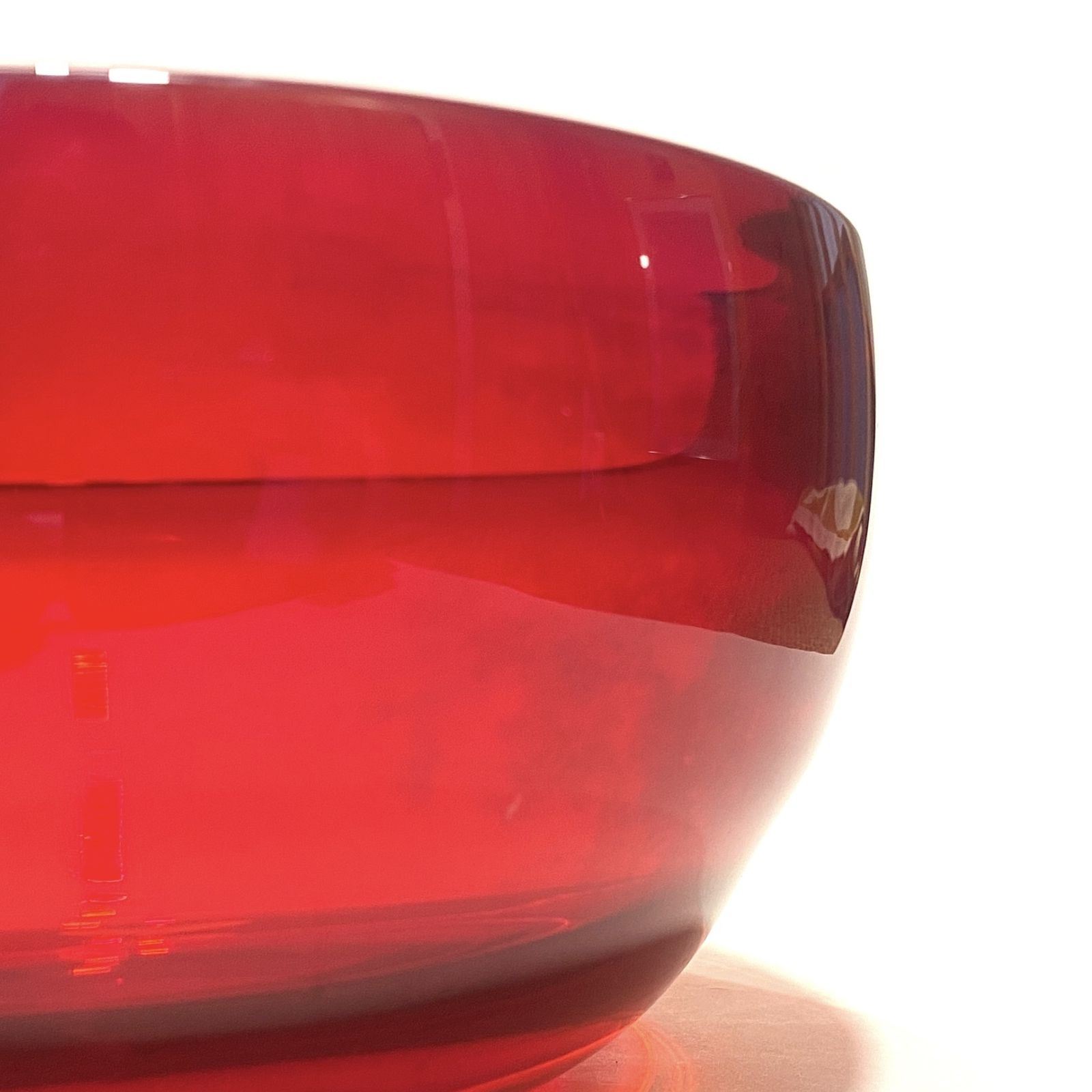 Whitefriars Glass grote optische schaal 9380 in robijnrood, mid-century modern decor photo for sale