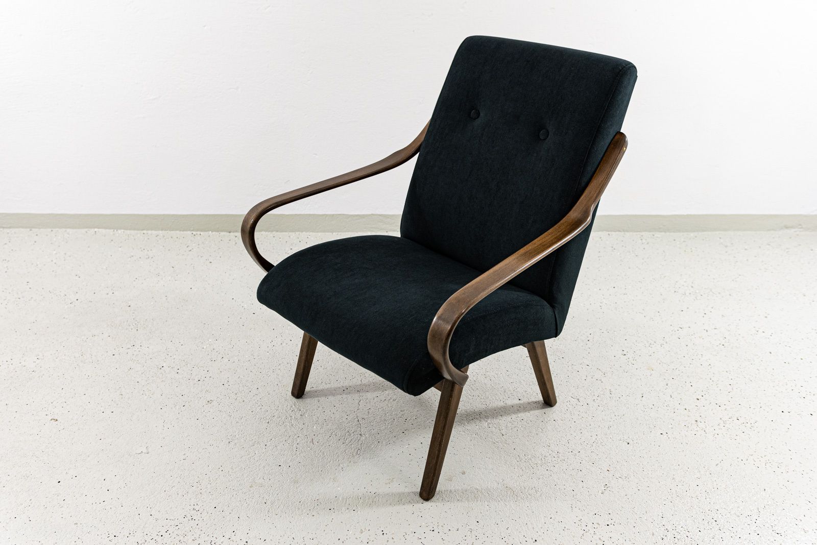 photo vinterior Vintage Armchair By Jaroslav šmídek For Ton, Czechoslovakia, 1960's