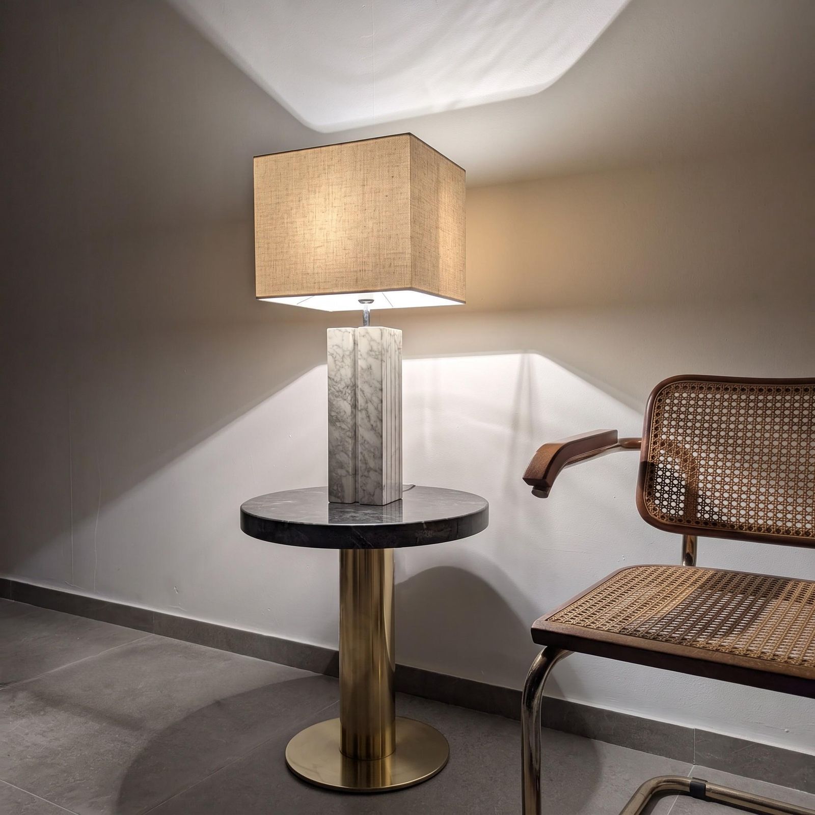 Pied de lampe en marbre de Carrare, design Art déco, années 1940 photo Luminaires