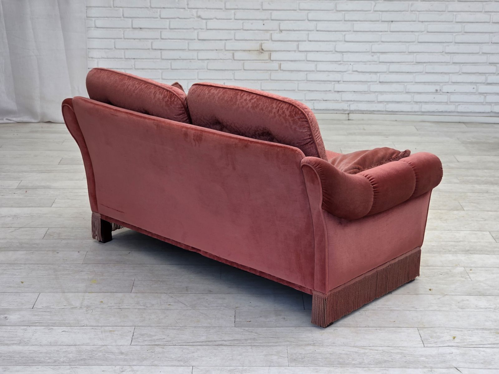 Meubels Scandinavische 2-zitsbank, jaren 1980, roze meubelvelours. photo