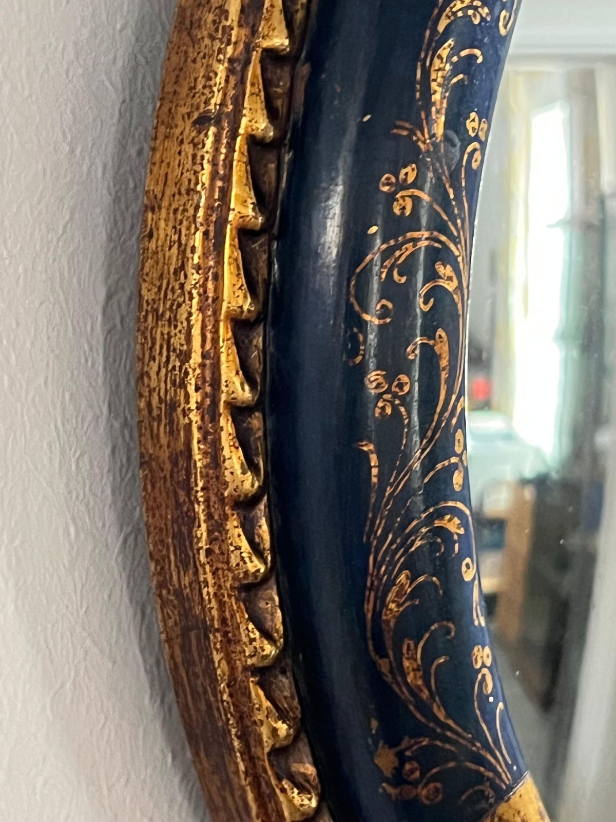 Ronde Convexe Wandspiegel, Houten Lijst Blauw en Verguld, Fijn Detail, Begin 20e Eeuw photo vintage