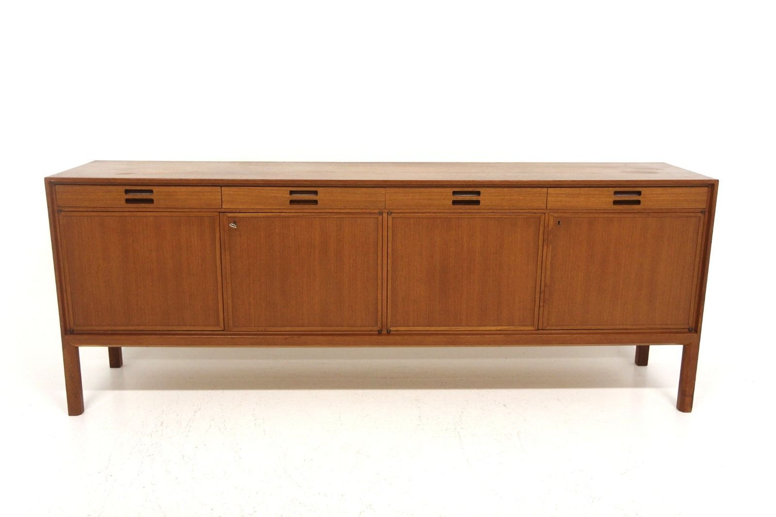 Buffet scandinave en teck par Bertil Fridhagen, Suède, 1960 photo for sale