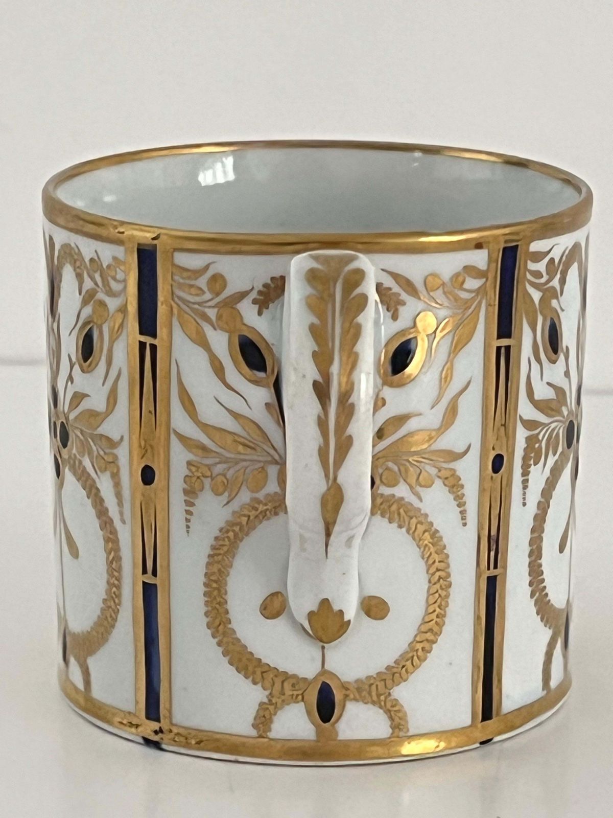 Vroeg Minton porseleinen koffiekopje, handgeschilderd patroon 53, Engeland, ca. 1805 photo vinterior